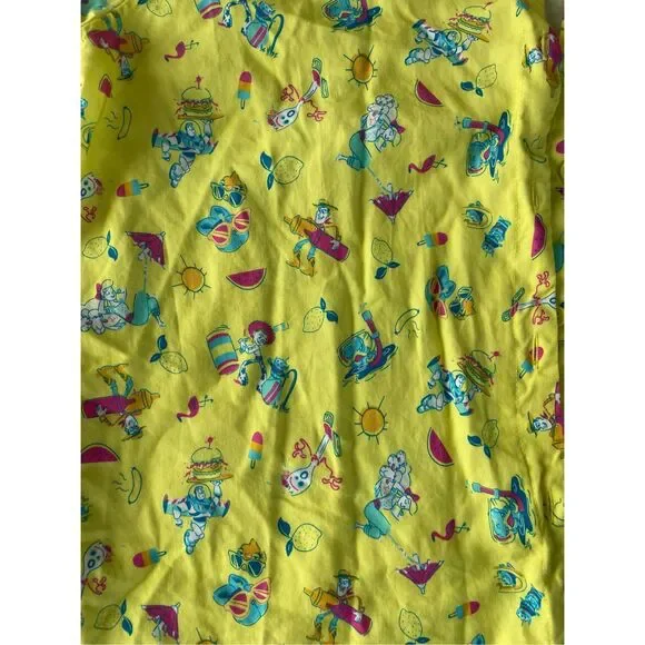 Disney Toy Story Button Down Shirt | Women’s XL | Yellow Buzz Woody Summer Print - Picture 2 of 8